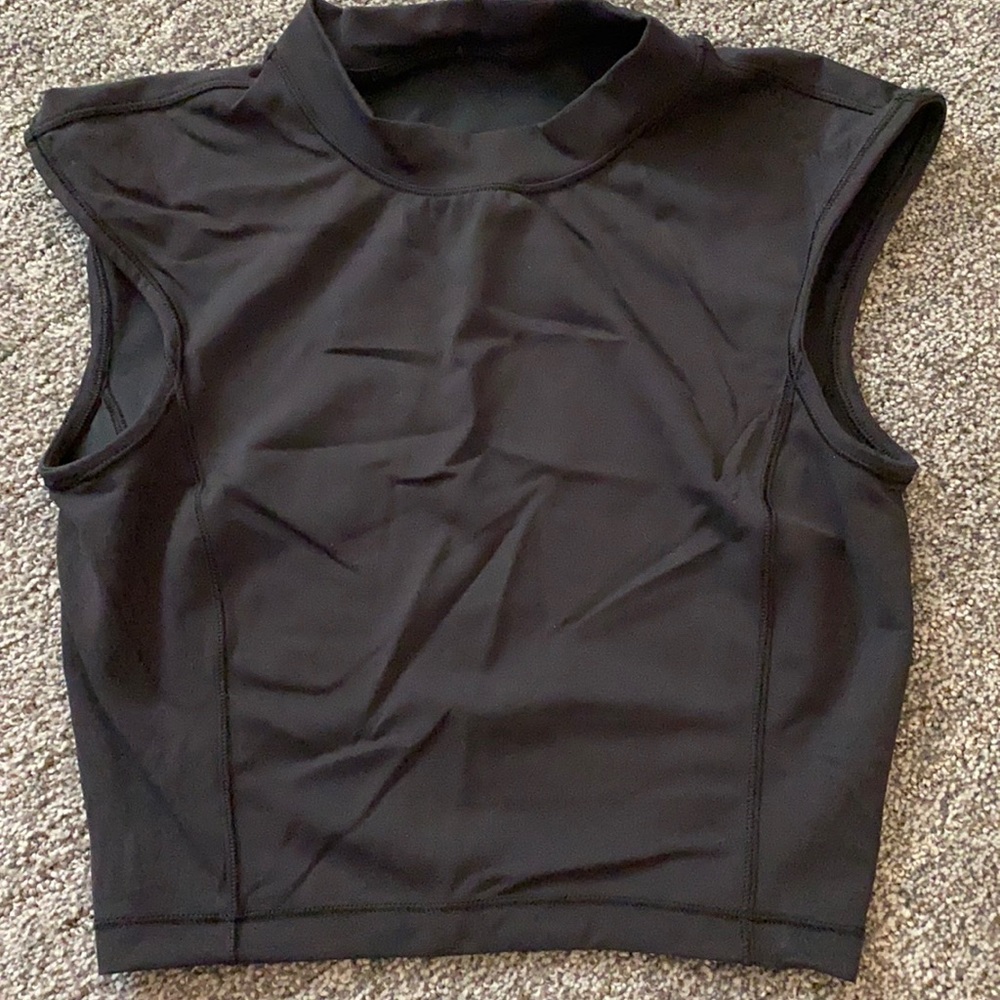Lululemon crop top